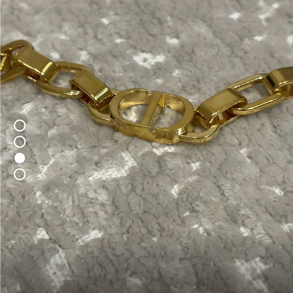 Dior Montaigne Necklace Gold - Picture 3 of 6